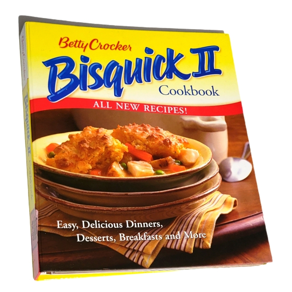 2004 General Mills Betty Crocker Bisquick II Cook Book‎ Spiral Bound Hard Cover